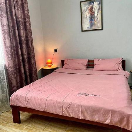 Smart Apartment На Соборной 23 Kremenčuk Esterno foto